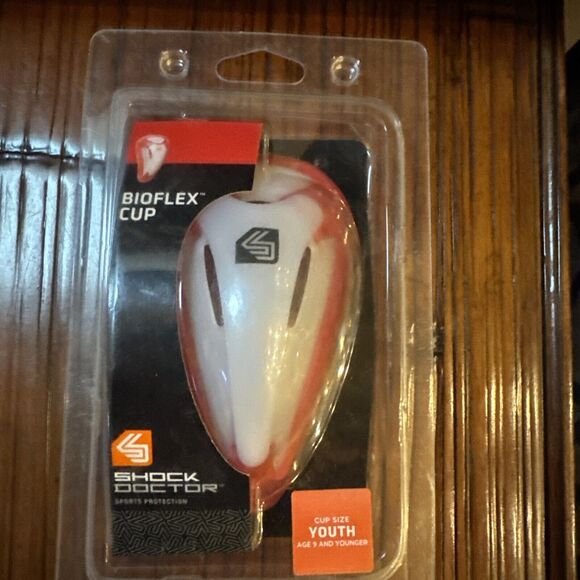 New Shock Doctor Core Bioflex Cup Cup Size YOUTH Age 9 & Younger Red - Picture 1 of 4